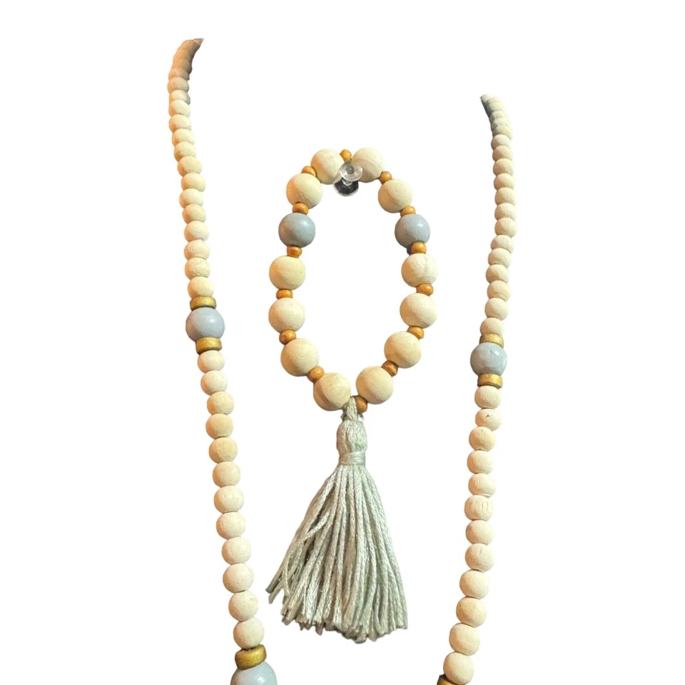 Juego de pulsera de collar de cuentas y borlas de madera con detalles de cerámica Foto 3 de 4