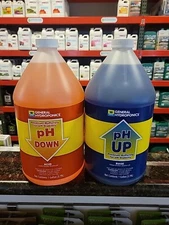 General Hydroponics pH Down & pH Up 1 Gallon Liquid Concentrate for pH Buffering
