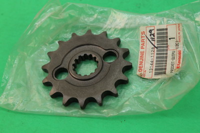 NOS KAWASAKI 1987 ZX750 OUTPUT SPROCKET 16T PART# 13144-1128 | eBay