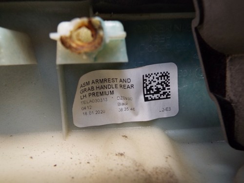 Reposabrazos trasero izquierdo y mango de agarre para Tesla Model 3 - Imagen 9 de 9