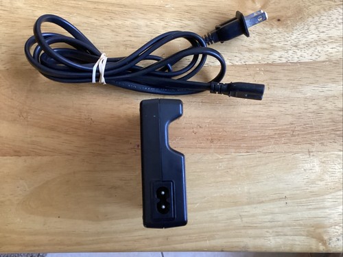 Nikon MH-23 Quick Charger and Cord for EN-EL9 Battery Nikon D40 D40X D60 D3K D5K - Picture 2 of 3