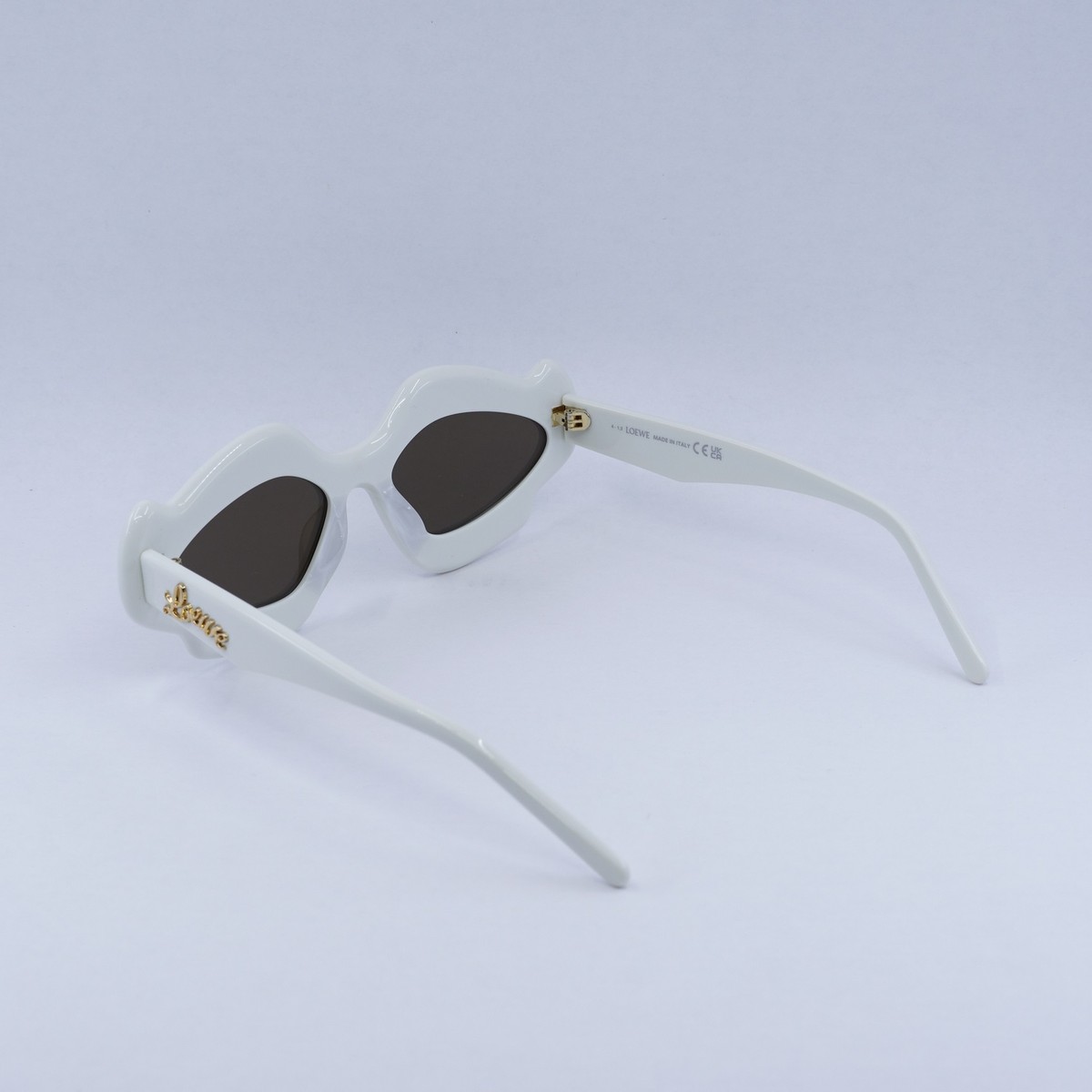 NEW LOEWE LW40109U 21E Ivory/Brown 52-18-140 Sunglasses Authentic Loewe FASHION Women Sunglasses White Gold | Mercari main image 2