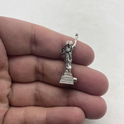 Vintage 925 Sterling Silver Statue of Liberty New York Pendant Photo Charm 4.9g - Picture 3 of 5