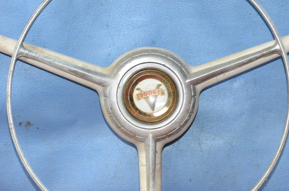 Volante Dodge Coronet Royal 1953 1954 de colección con anillo de bocina y botón 7-SW-79 Foto 4 de 4