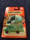 2023 MATCHBOX - CHOW MOBILE II 58/100 - 1:64 UNCLE ABE'S ISLAND BBQ FOOD TRUCK