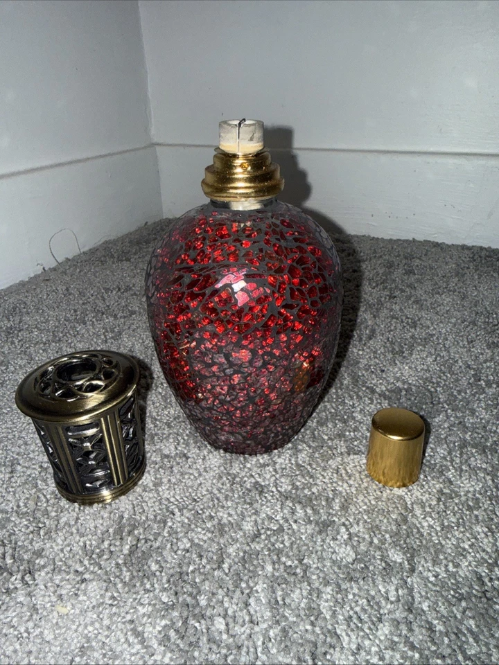 Queimador de óleo de vidro rachado mosaico vermelho Ashleigh & Burwood - Imagem 3 de 4