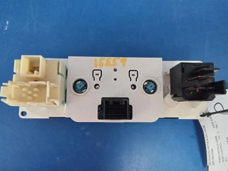 2003-2005 Ford Expedition A/C Heater Climate Temp Control Unit - Image 2 of 4