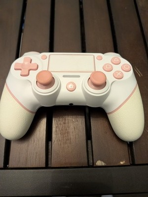 AceGamer wireless controller designed for the PlayStation 4