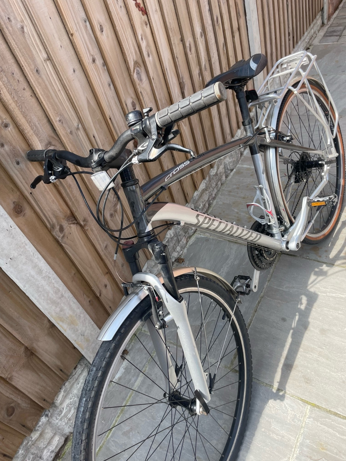 specialised hybrid mens bike
