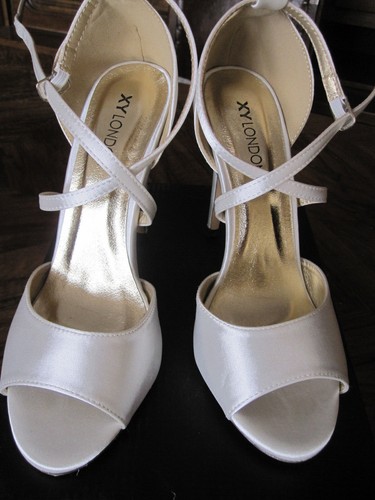 Brautschuhe -Pumps - festlich - Ivory Satin - Riehmchen - Gr.37 - Neu/NW - Bild 3 von 5