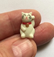 TINY MANEKI NEKO 5/8 INCH LUCKY CAT BECKONING CAT JAPANESE WAVING CAT MINI KITTY