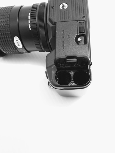 Canon T-70 fotocamera reflex pellicola 35mm per ricambi o riparazioni non funzionante LEGGI con custodia - Foto 12 di 13