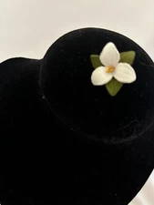 Small (1") Leather Trillium Flower Lapel Pin