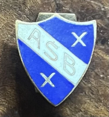 FOOTBALL . ANCIEN INSIGNE POUR BOUTONNIÈRE . AVENIR SPORTIF de la BAIE . A S B - Photo 1/2