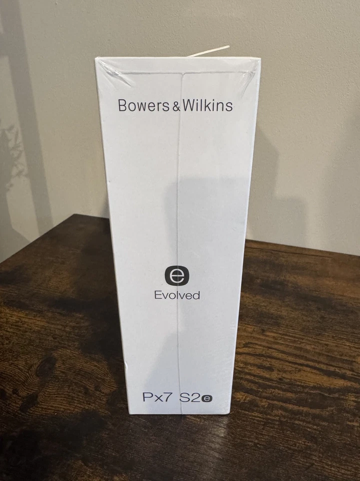 Bowers & Wilkins PX7 S2e Noise Cancelling Wireless Headphones Brand New - Sealed - Image 3 of 4