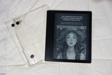 Champagne Gold NO ADS Amazon Kindle Oasis 10th Gen 32GB, Wi-Fi, 7in