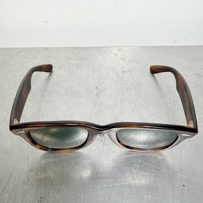 1980's VINTAGE B&L RAY-BAN L2052 TORTOISE WAYFARERS 5022
