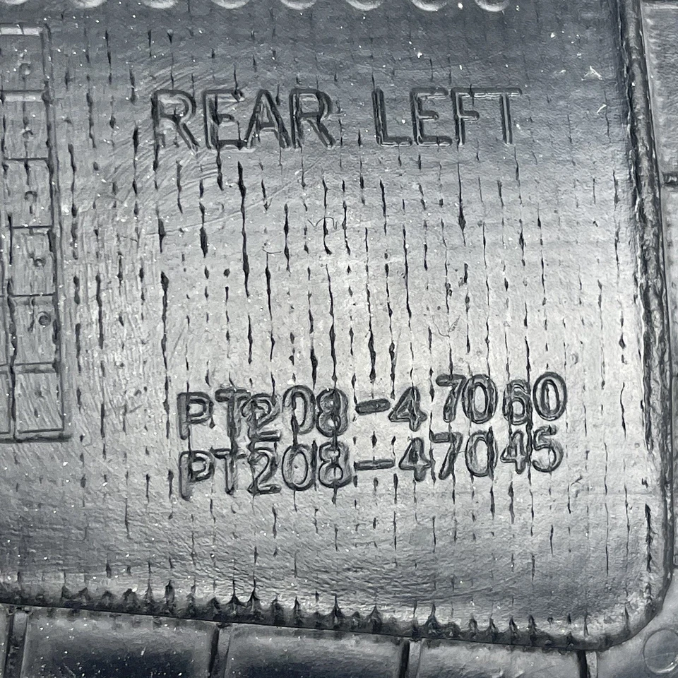 Alfombrillas traseras izquierdas Toyota Prius 2004 2005 2006 2007 2008 2009 beige OEM Foto 3 de 3