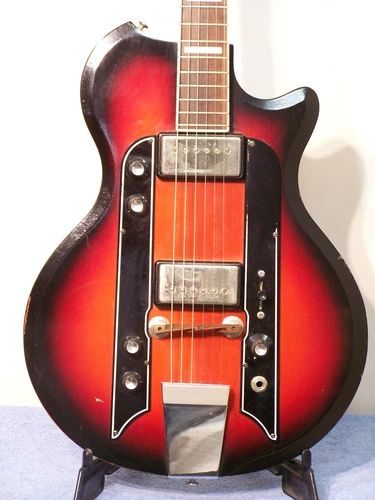 VINTAGE USA 1960 AIRLINE TOWN AND COUNTRY ELECTRIC GUITAR w/CASE SUPRO NATIONAL