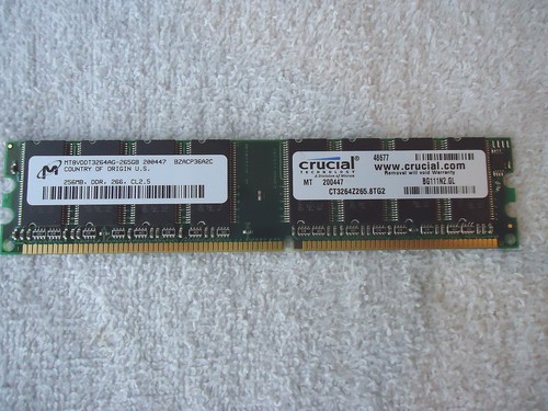 Micron / Crucial 256MB,DDR,266,CL2.5 Memory " IN PLASTIC CASE " - Picture 3 of 4