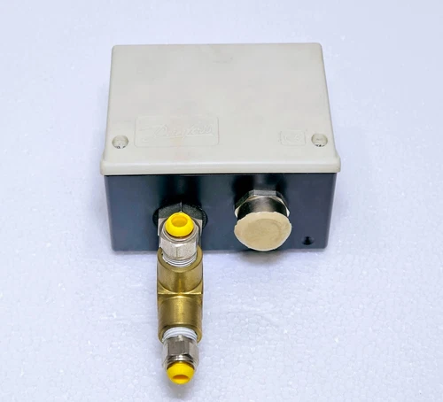 DANFOSS KP36 060-5411 DIFFERENTIAL PRESSURE SWITCH - NEW OPEN BOX