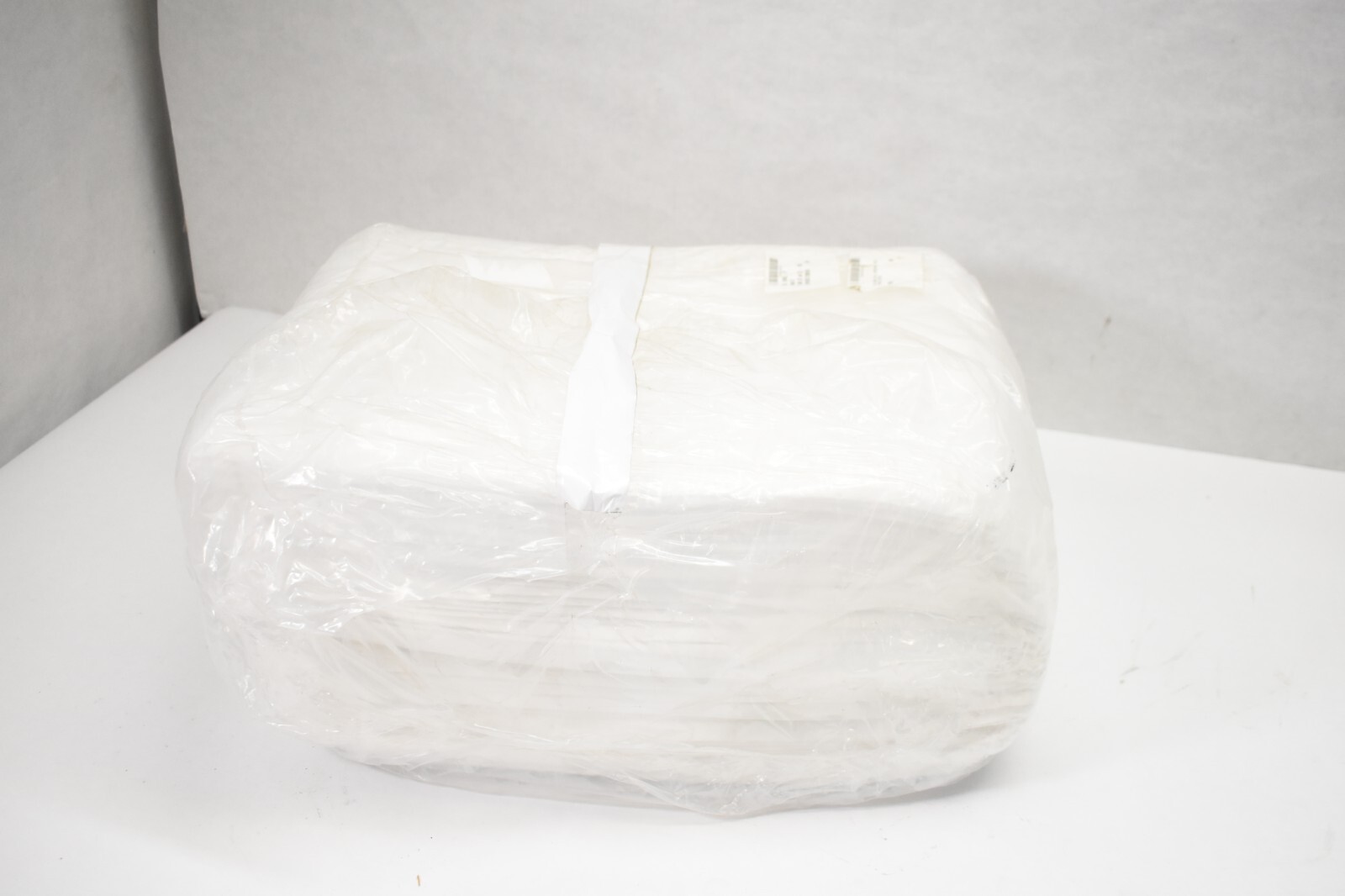 Hospeco TaskBrand Oil Only Sorbent Pads Unscented 14" x 17" White 100 Pack