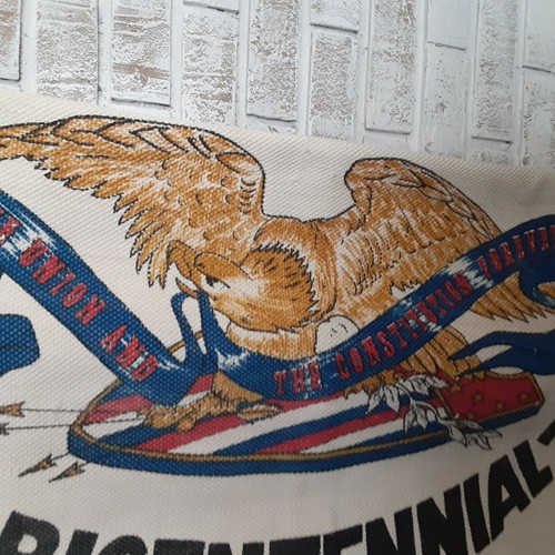 Vintage 1976 Bicentennial Woven Wall Art/ Rug Americana Patriotic Eagle Crest - Imagen 2 de 5