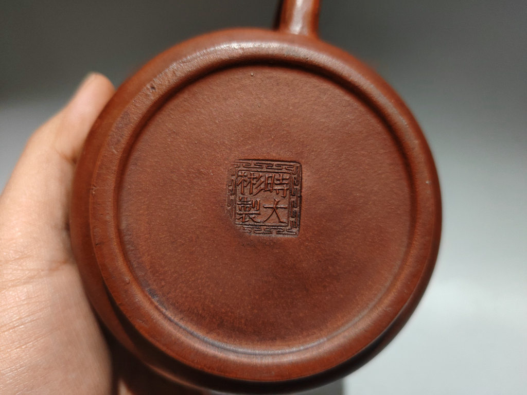 Chinese Yixing Zisha Clay Handmade Exquisite Teapot 泥绘壶