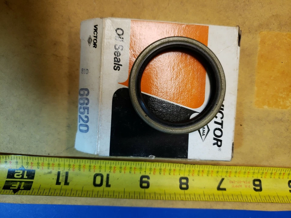 NOS VICTOR 66520 FRONT WHEEL SEAL = National 1950 , 052-2368 F+S - Image 2 of 3