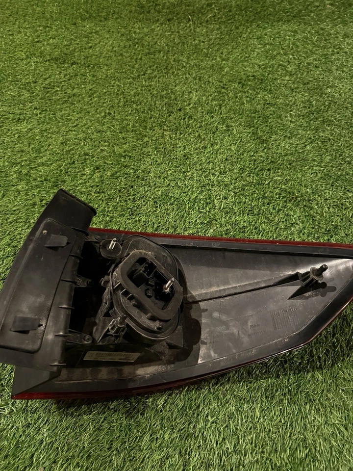 2013 - 2016 福特 C-Max 左后驱动侧尾灯外组件 - 原始设备制造商 — 第 4/4 张图片