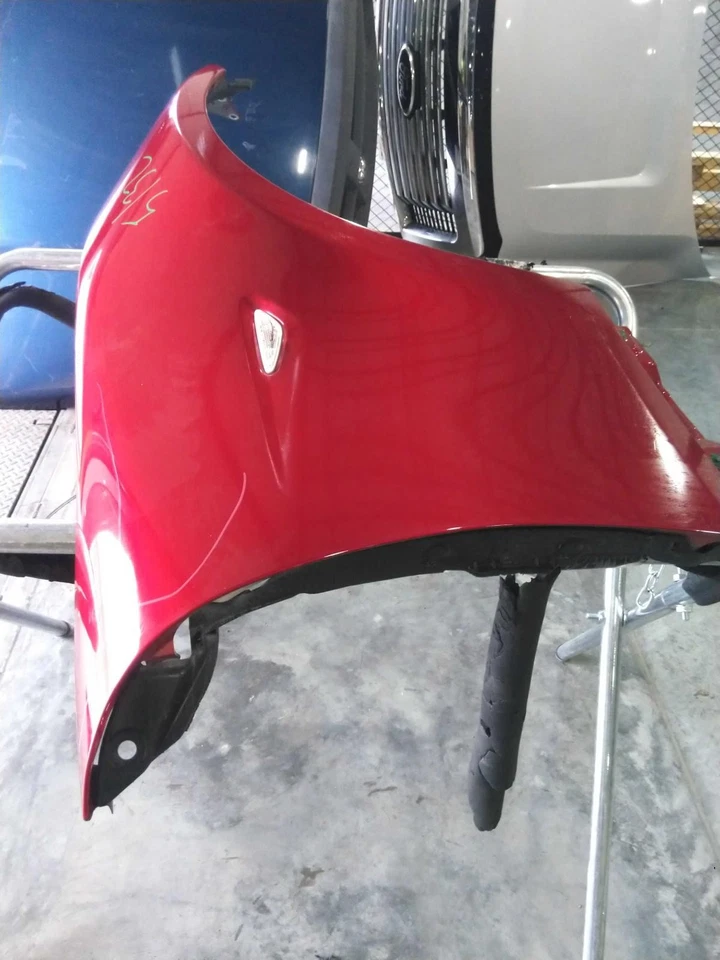 Guardabarros delantero derecho usado se adapta a: Mazda MX-5 MIATA 2020 delantero derecho grado C Foto 2 de 4