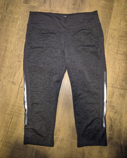 H&M Sport Leggings 3/4 Cropped Gr M Grau Slim Fit elastischer Bund