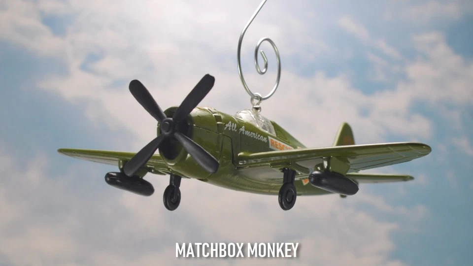 Republic P-47D Thunderbolt Segunda Guerra Mundial Avión de Combate Árbol de Navidad Adorno Foto 2 de 4