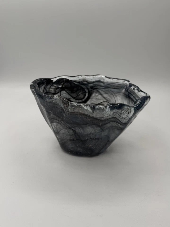 Jarrón remolino de cristal de Murano negro y dorado Foto 3 de 4