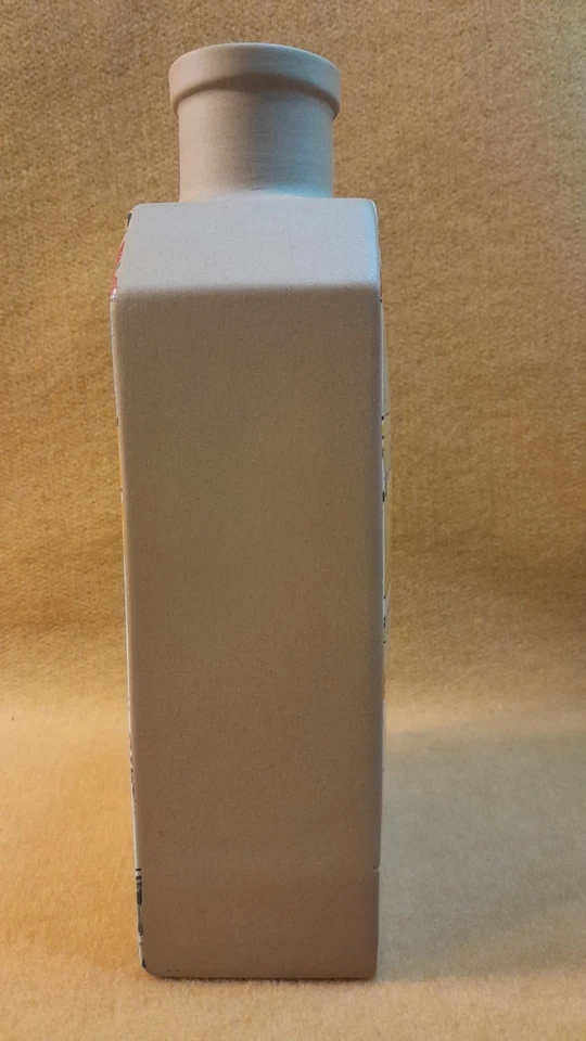 Robert Gordon Pottery Bromley Vase/Jug. Spring.  New, never used. - image 3 of 4