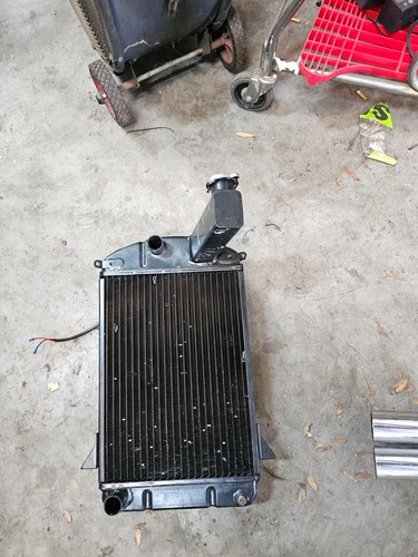 *Like New* Triumph TR3 Radiator w/ Revotec Cooling Fan (Long Neck No ...