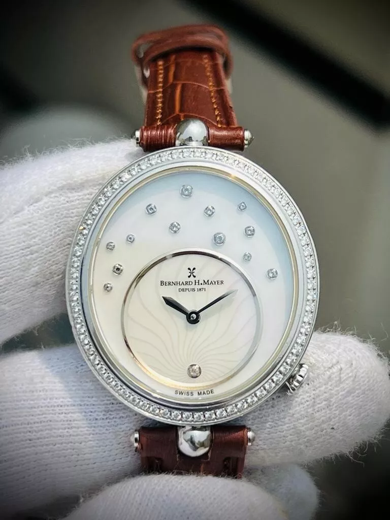 Montre pour femme diamant cadran nacre Bernhard H. Mayer Allure 34 mm