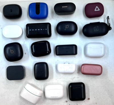 HUGE LOT OF 19 BLUETOOTH EARBUDS EAR BUD CHARGING CRADLES / Beats SONY OnePlus