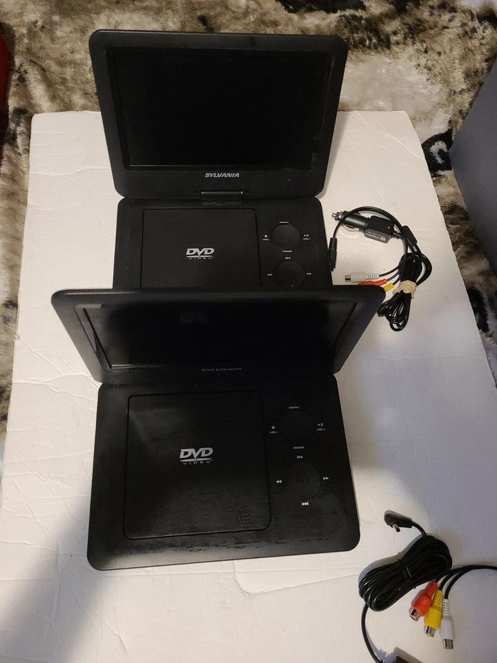 Sylvania SDVD9020B Blue 9" Portable Swivel Screen DVD Player 2 both Work Great - Image 3 of 4