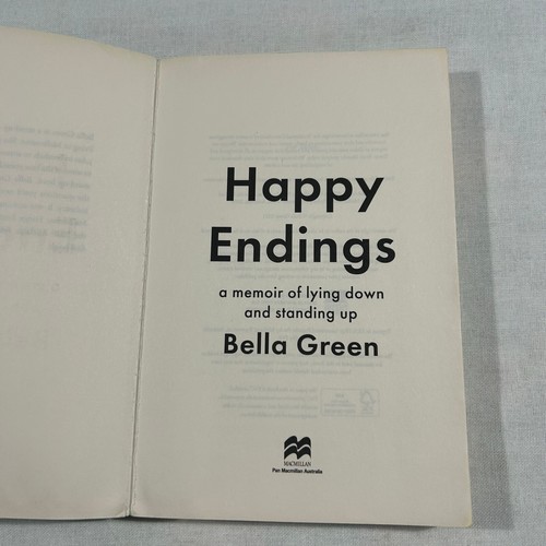 Libro de tapa blanda Happy Endings A Memoir of Lying Down and Standing Up 2021 - Imagen 4 de 11