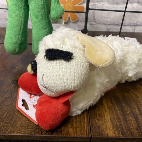 Neu mit Etikett Hundespielzeug Paket mit zwei Lammkoteletts & Kaugummis Plüsch Quietscher  - Bild 2 von 11