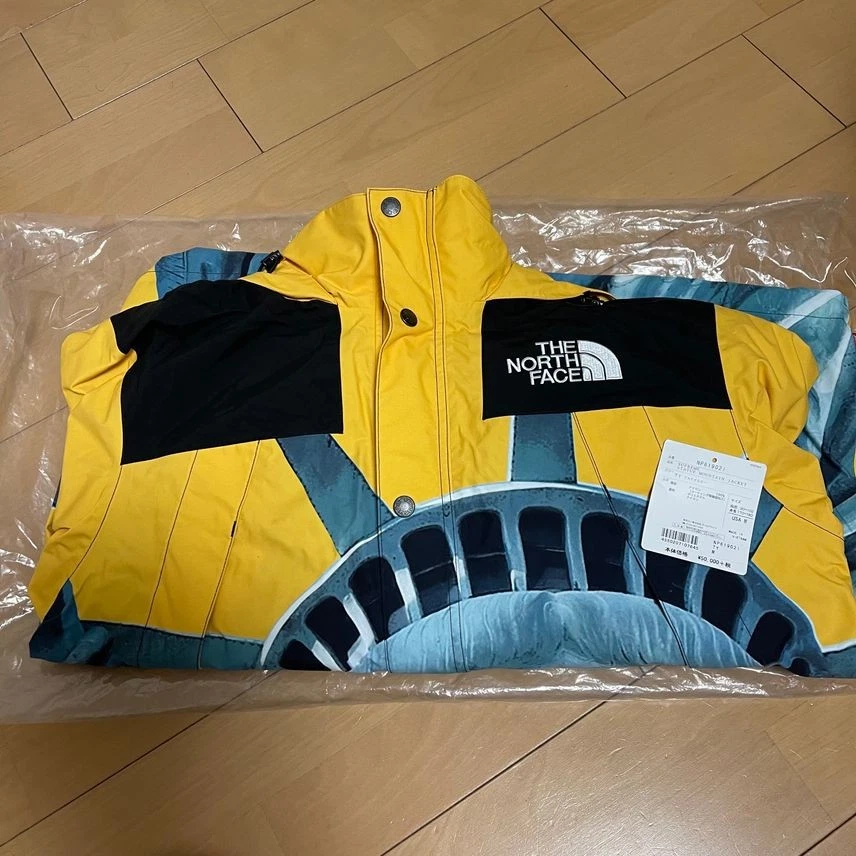 Veste de montagne jaune Supreme / The North Face Statue of Liberty