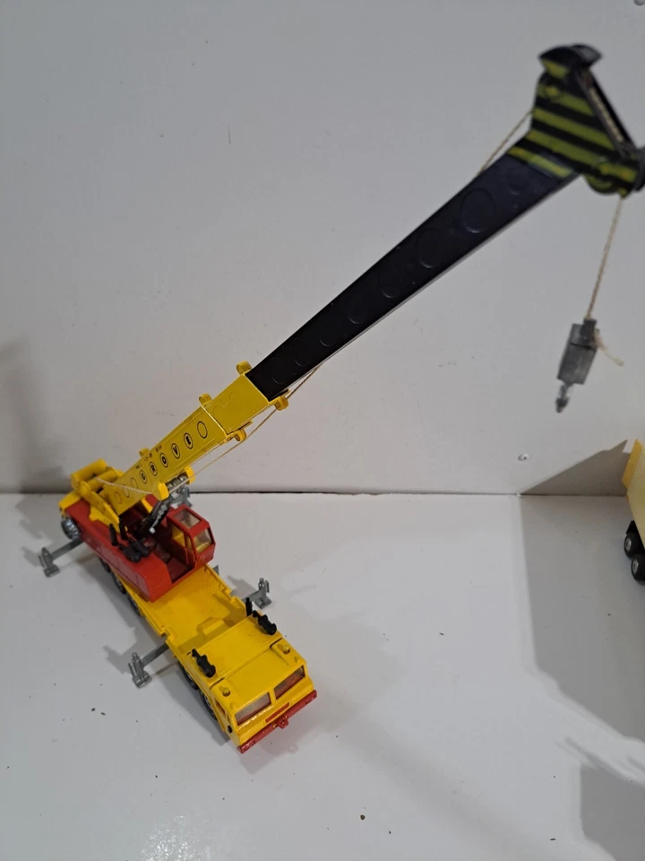 Camión grúa hidráulica Siku 4010 Die Cast escala 1:55 ranura Tragcraft Foto 4 de 4