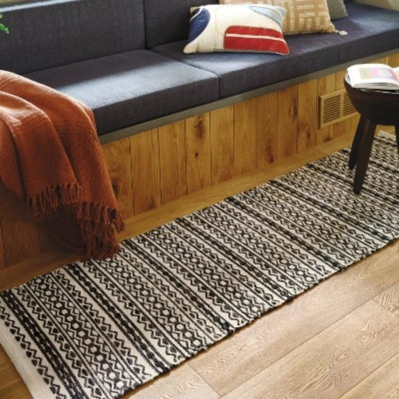   Alfombra lavable a rayas Norwalk negra/blanca - Threshold™ Foto 2 de 4