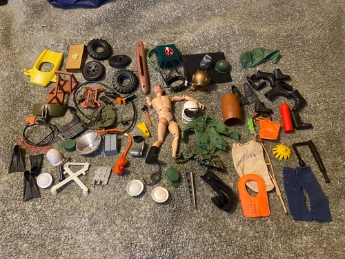Vintage GI Joe 1964 Accessories + Figure large Lot  !!!