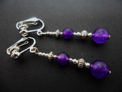 A PAIR OF PRETTY JADE BEAD DANGLY CLIP ON EARRINGS. CHOICE OF COLOURS. - Picture 11 of 22