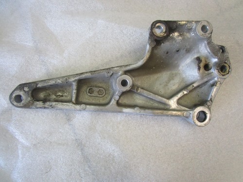 B3. Honda CB 400 n Fußrastenbrücke Vorne Rechts Fura brücke Fußrastenhalter - Picture 2 of 2