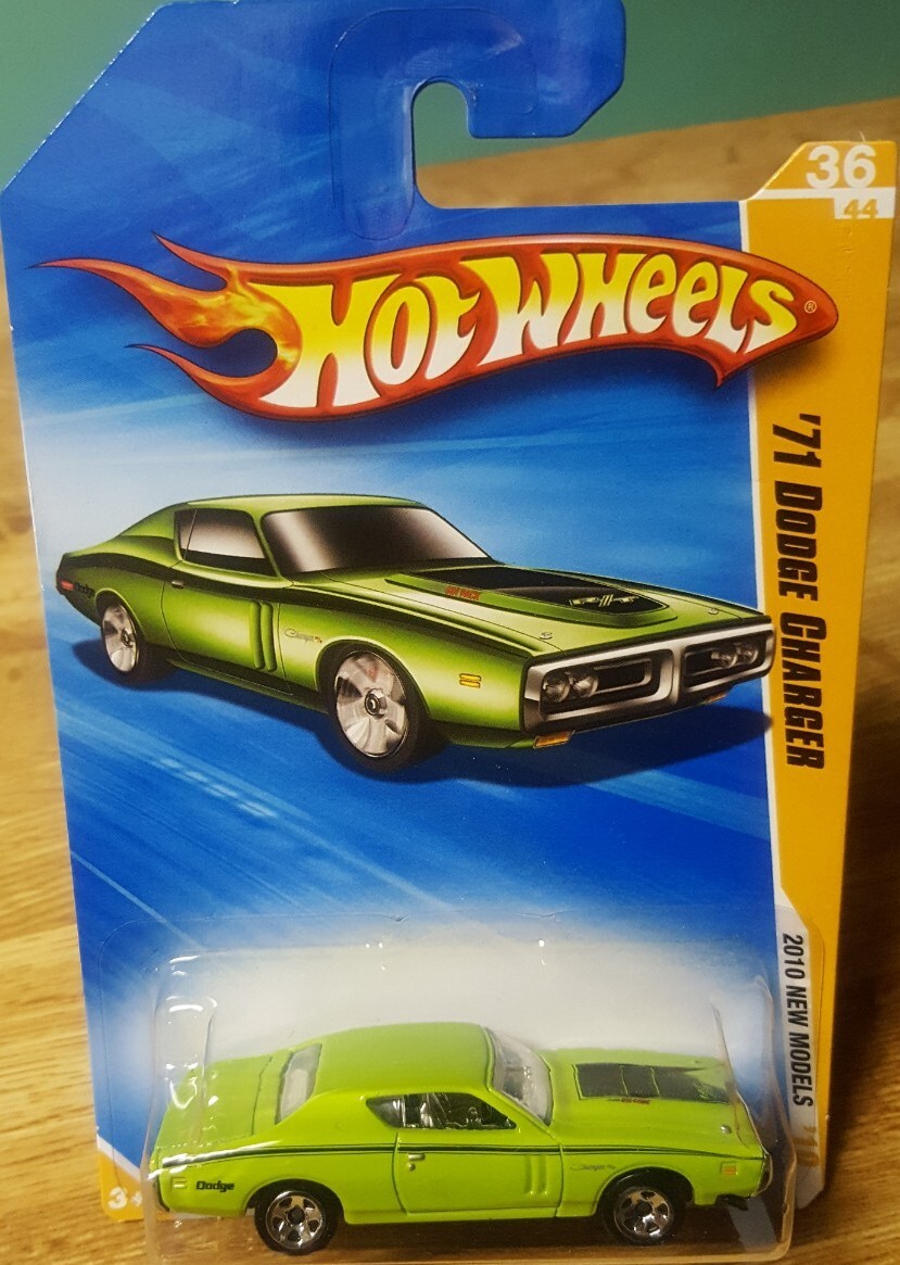 Hot Wheels Mopar 1971 Dodge Charger Green 1:64 Scale 2010
