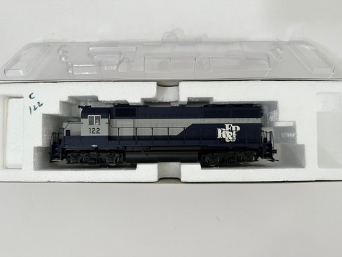 Atlas HO Scale #8931 GP-40 Loco Rich. Fred.& Potomac #122 - Picture 4 of 9
