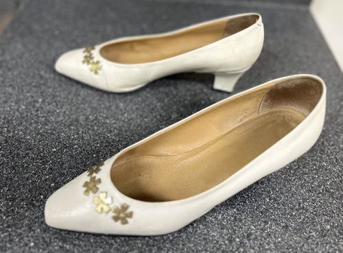 Vintage 1990s Women’s Shoes White Leather Pumps Euro 38US /7M - Picture 6 of 13
